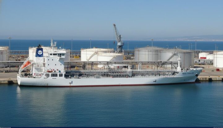 Порт Сеута: Maya Cosulich выводит бункеровку на новый уровень с метанолом и биотопливом