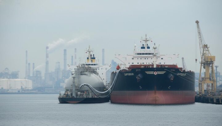 Osaka Gas запустила в Японии сервис морской бункеровки «борт-в-борт»